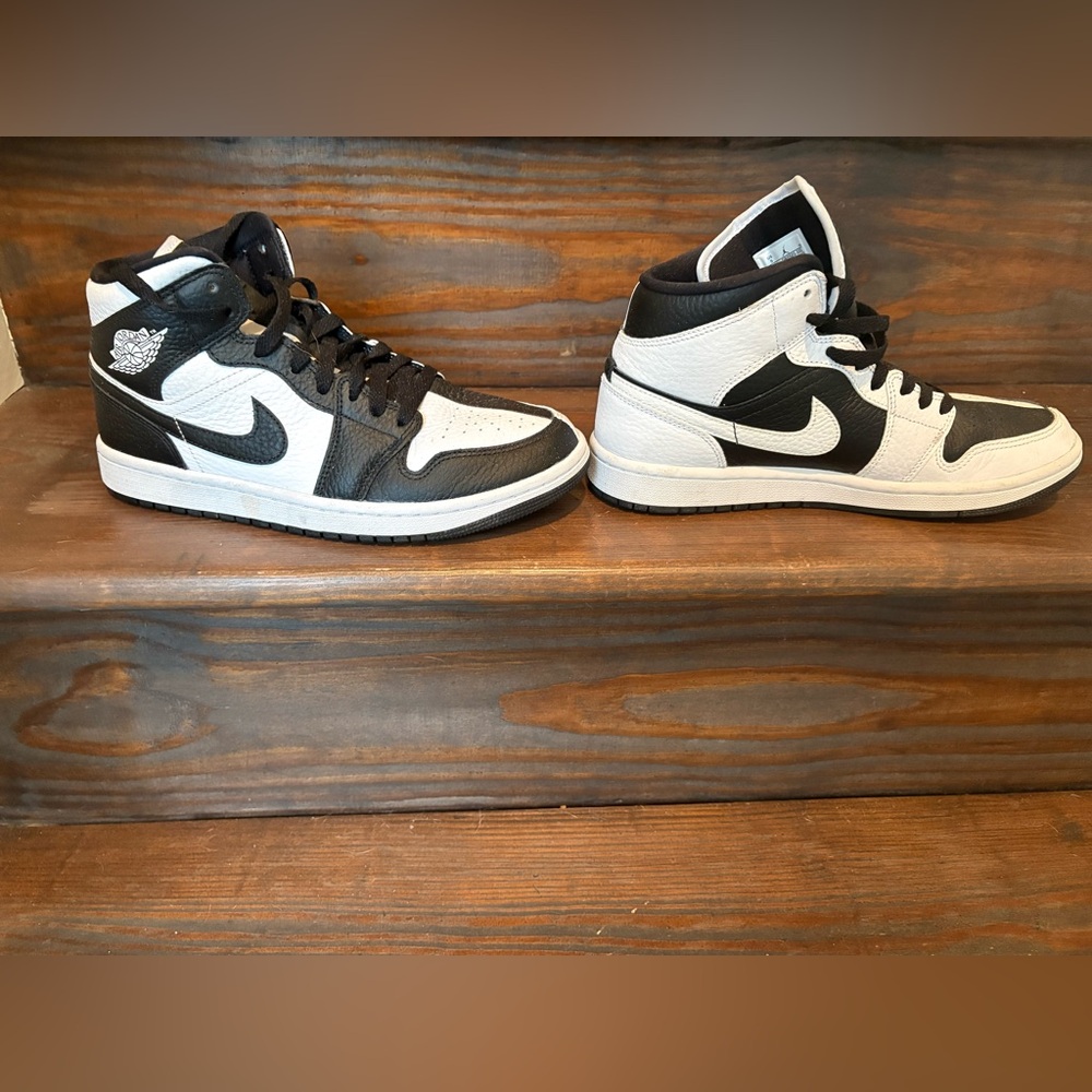 Nike WMNS JORDAN 1 MID SE 'HOMAGE' Size 9 - Picture 3 of 6